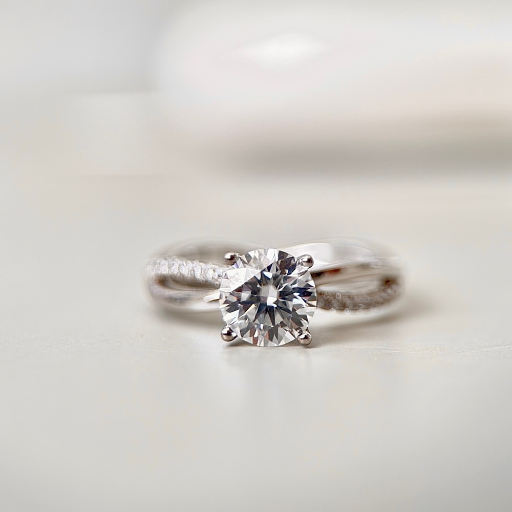 1cr S925 Moissanite Engagement Ring Double Shoulder 18k Gold Plate